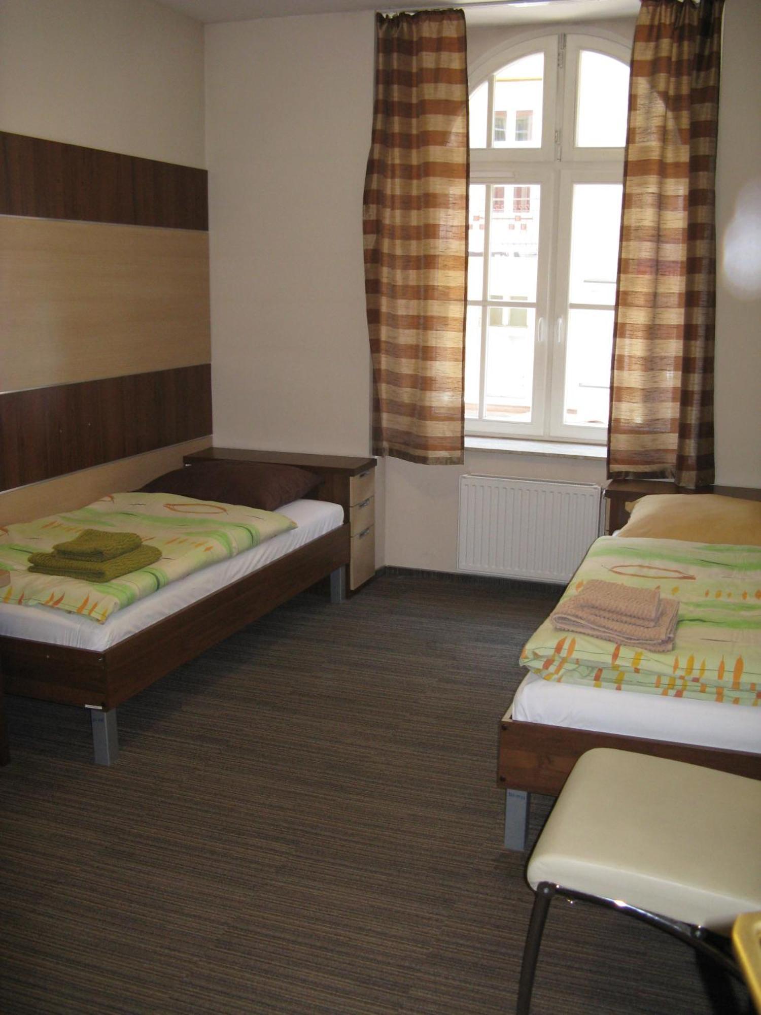 Dom Studencki Akademia Muzyczna Albergue Cracovia Habitación foto